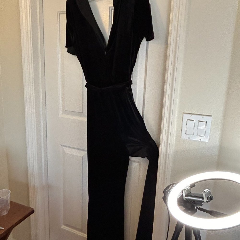 Velvet wide leg jumpsuit fits like 14 - Picture 2 of 2
